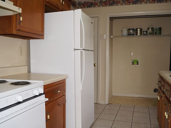 3rd image of 6975 Brady Hill Dr