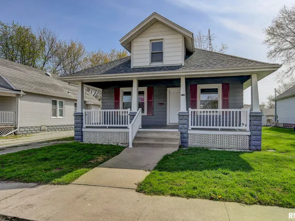 818 S Clay St, Taylorville, IL 62568