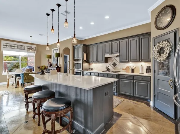 7012 Ridge Line Dr, North Richland Hills, TX 76182