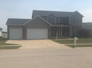 1517 Hunters View Dr, Mt Zion, IL 62549