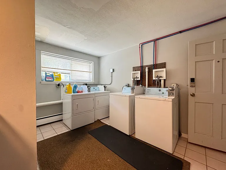 550 Whitney Ave #2 — Photo 19