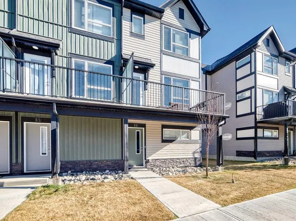 30 SW Evanscrest Park NW, Calgary, AB T3P 1R3