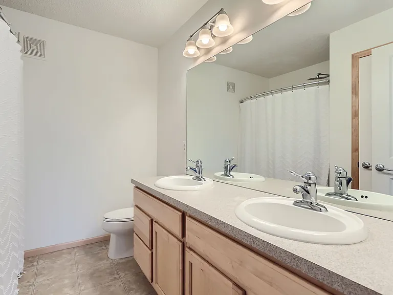 15150 Fanning Dr N — Photo 17