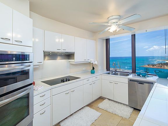 5th image of 415 South St #Makai3501