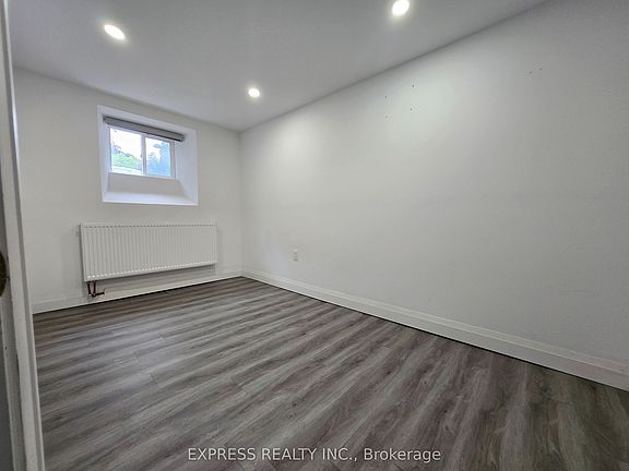 4th image of 252 James St S #4