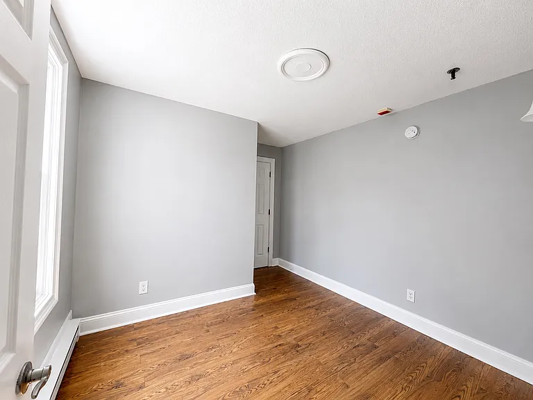59 Plaza Ave #24 — Photo 2