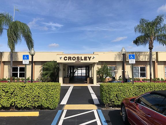 4th image of 2863 Crosley Dr W APT E