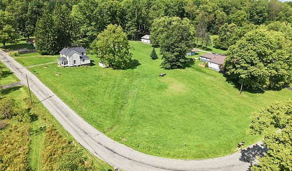 3rd image of 2343 Downing Ln