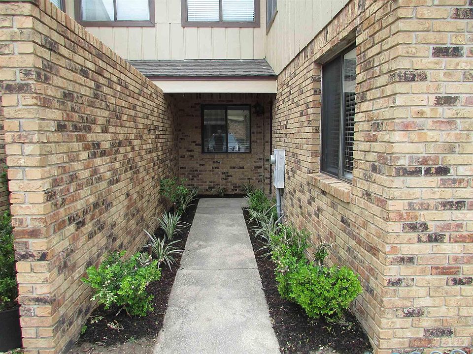1st image of 2831 Villager Cir