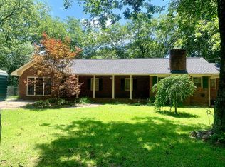 234 Peachtree St, Lavonia, GA 30553