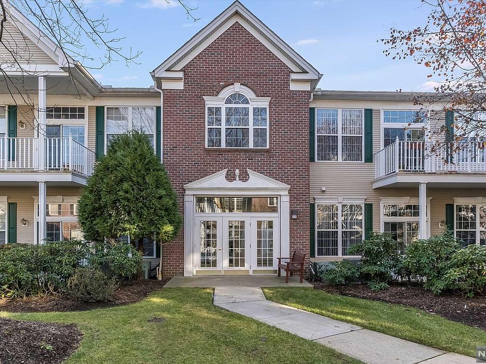 1st image of 315 Four Seasons Dr