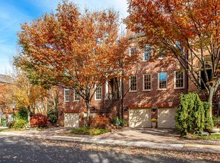 2013 Mayfair McLean Ct, Falls Church, VA 22043