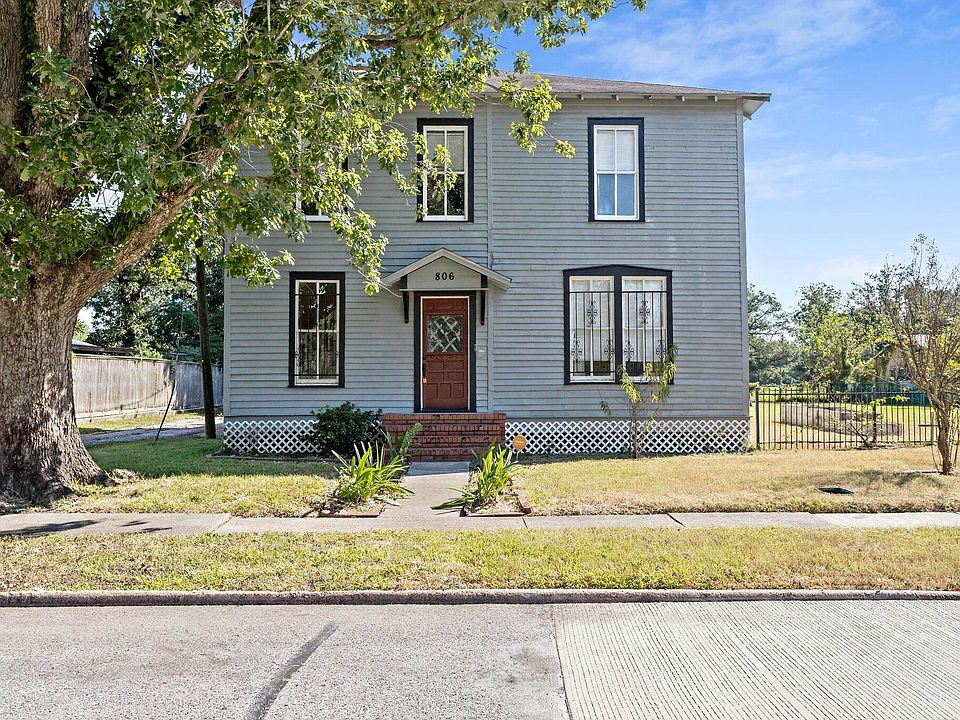 1st image of 806 4th St
