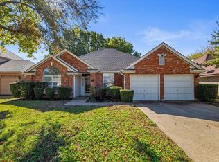 2214 S Branch Dr, Arlington, TX 76001