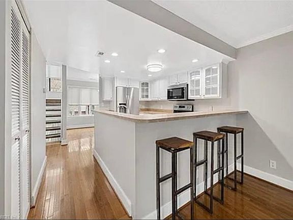3rd image of 615 Sea Oats Way