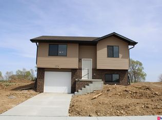 2274 NW 57th St, Lincoln, NE 68528