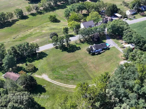 1669 Cloverleaf Rd, Mount Joy, PA 17552