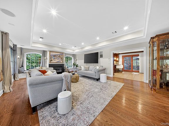 5th image of 125 Mimosa Drive