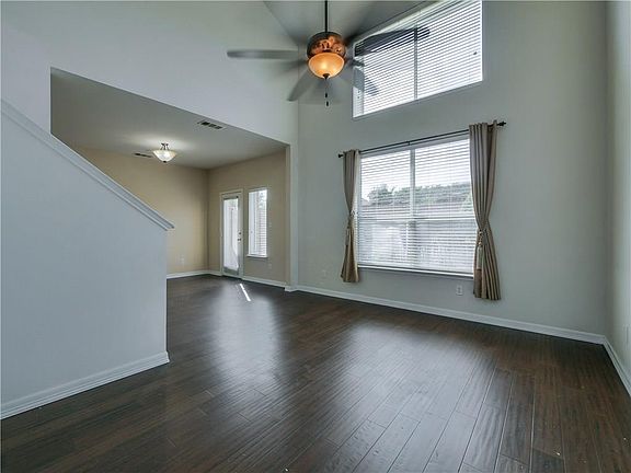 2nd image of 3108 Tarrant Ln