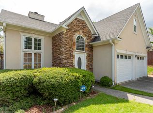 3005 English Oaks Cir, Vestavia Hills, AL 35226