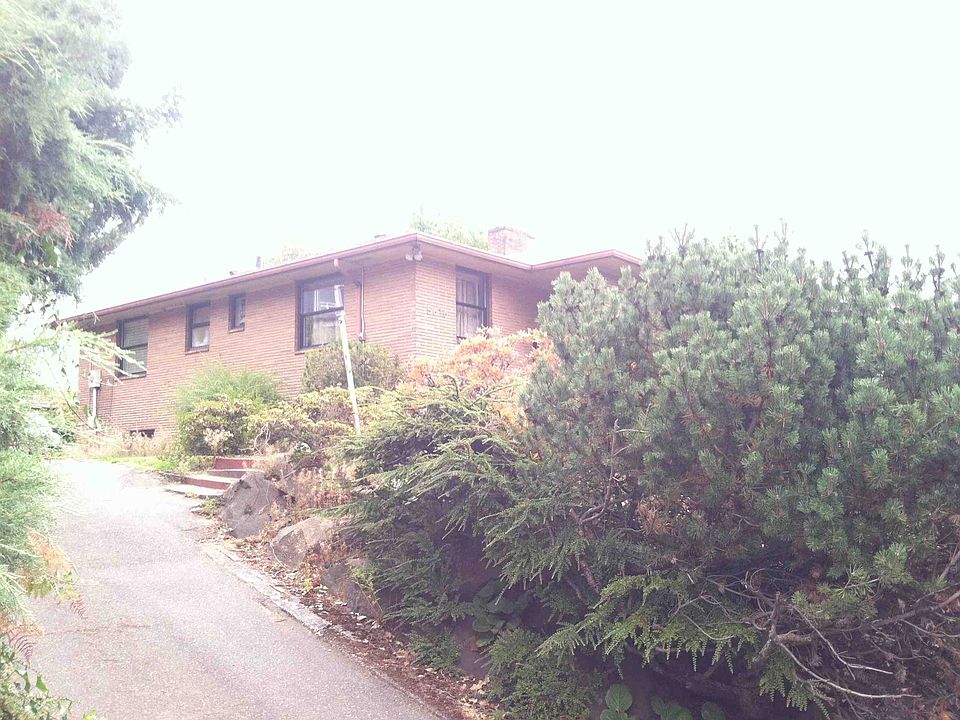2nd image of 5616 NE 70th St