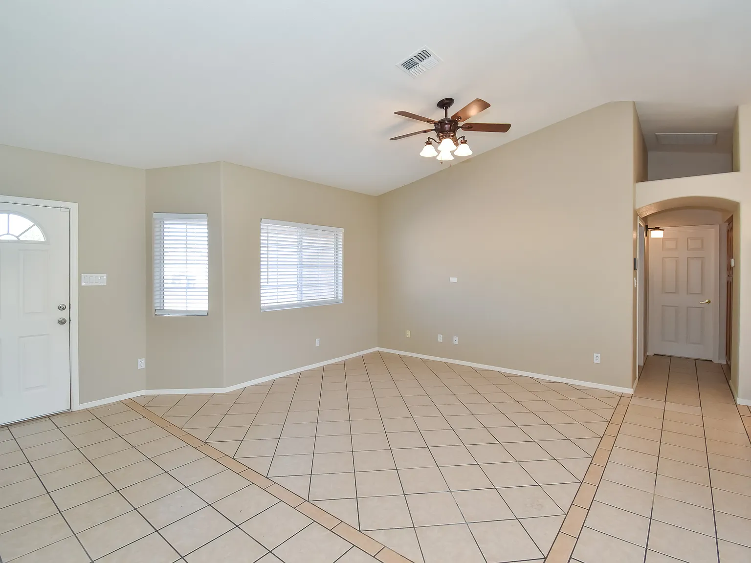 3 Bed 2 Bath Rental Home in Yuma, AZ! — Photo 4