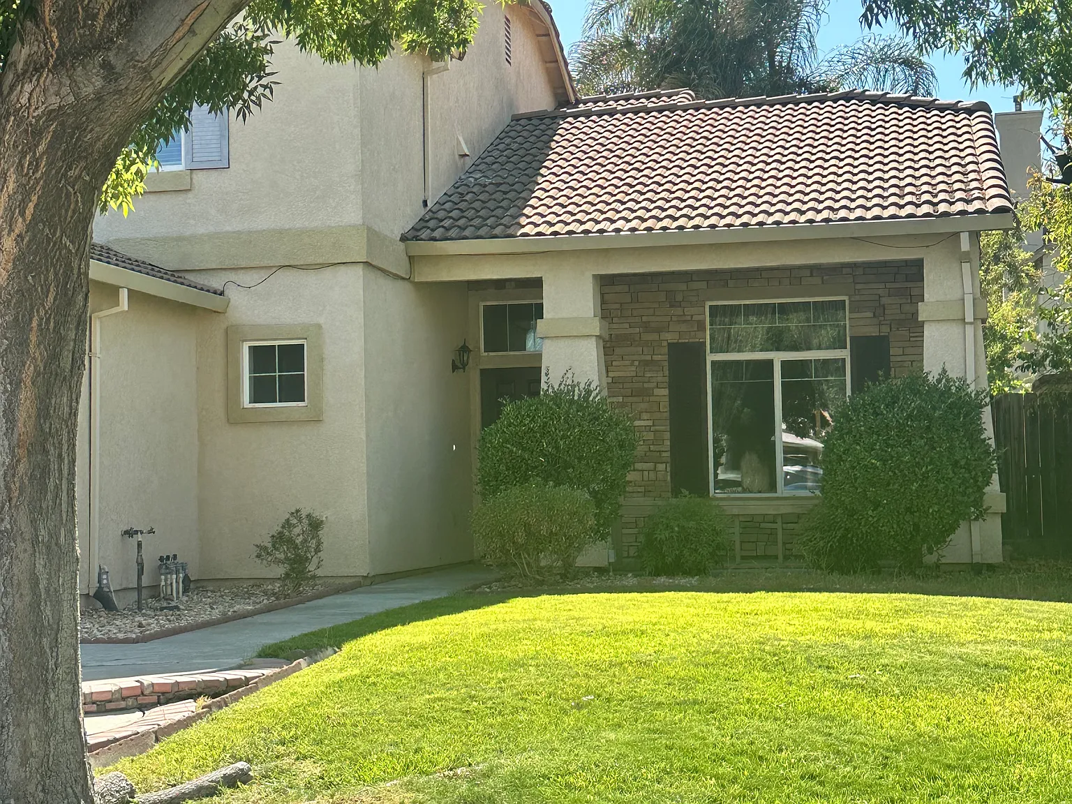 4 bed, 2199 sqft, $3,000 — Photo 3