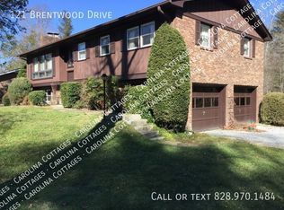 121 Brentwood Dr, Hendersonville, NC 28739