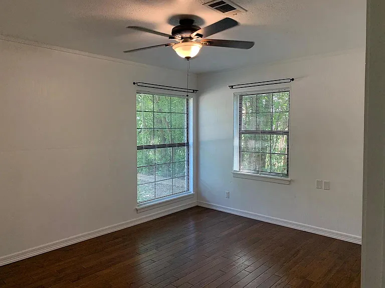 5702 Fairlane Dr — Photo 14