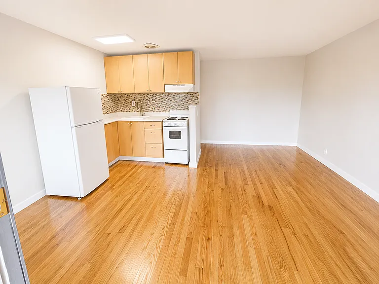 320 Valley St — Photo 13