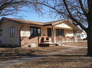 402 S Roosevelt St, Marion, KS 66861