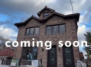 14618 Laburnum Ave, Flushing, NY 11355