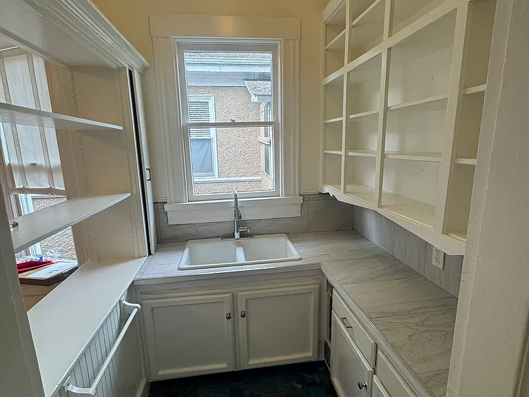 411 Brown St — Photo 8