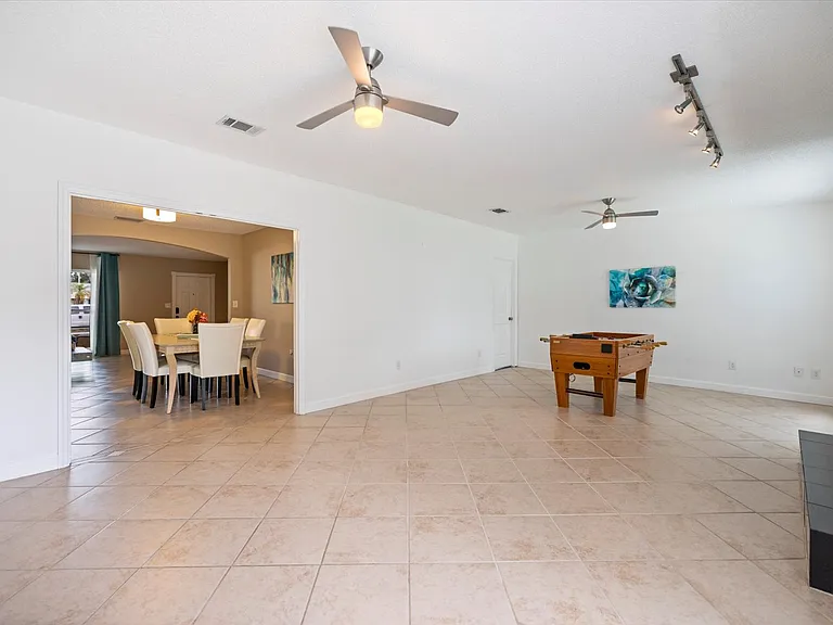 818 Plum Tree Ln — Photo 17