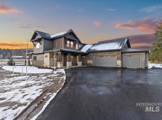 8 Wakerrobin Cir, McCall, ID 83638