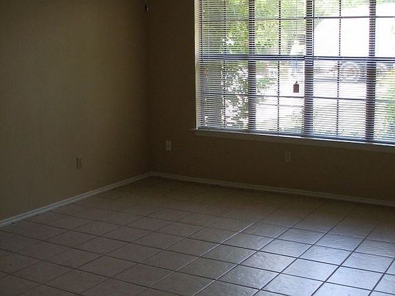 5th image of 9711 Copper Creek Dr #B