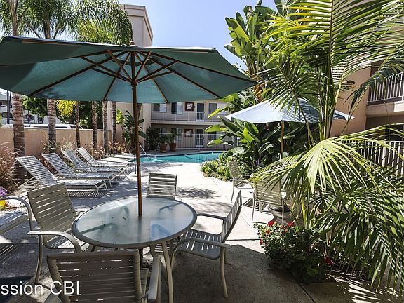 5th image of 1621 La Playa Ave APT 02