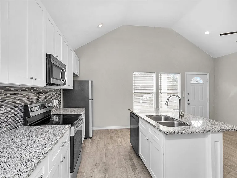 16706 E Hammon — Photo 10