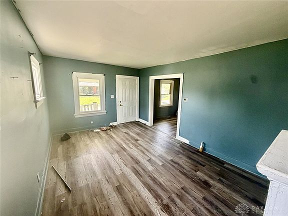 3rd image of 816 Dennison Ave