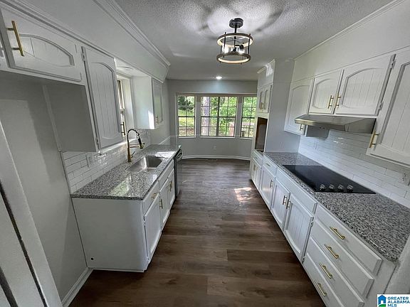 3rd image of 313 Fair Oaks Dr