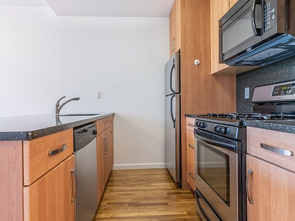 2nd image of 309 Grand Ave #3P