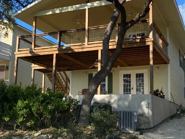 980 Pebble Beach Rd, Pipe Creek, TX 78063