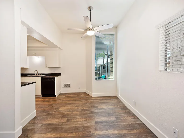 Elan Beachpointe Carlsbad — Photo 9