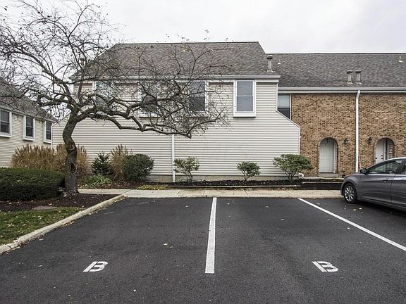 4th image of 134 W Ticonderoga Dr APT B