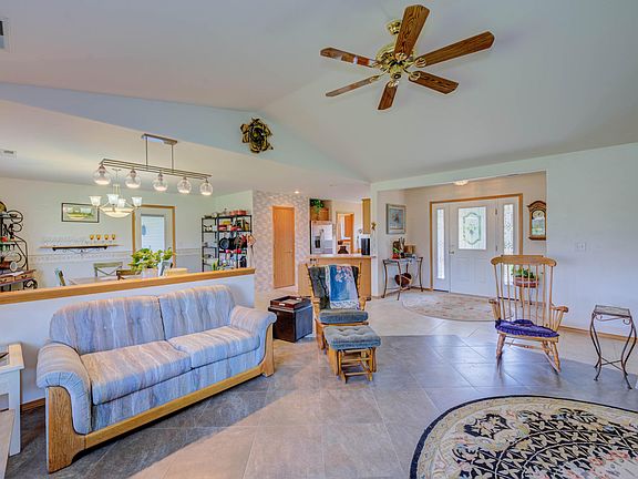 5th image of 2872 Chaussee Victoria Ct