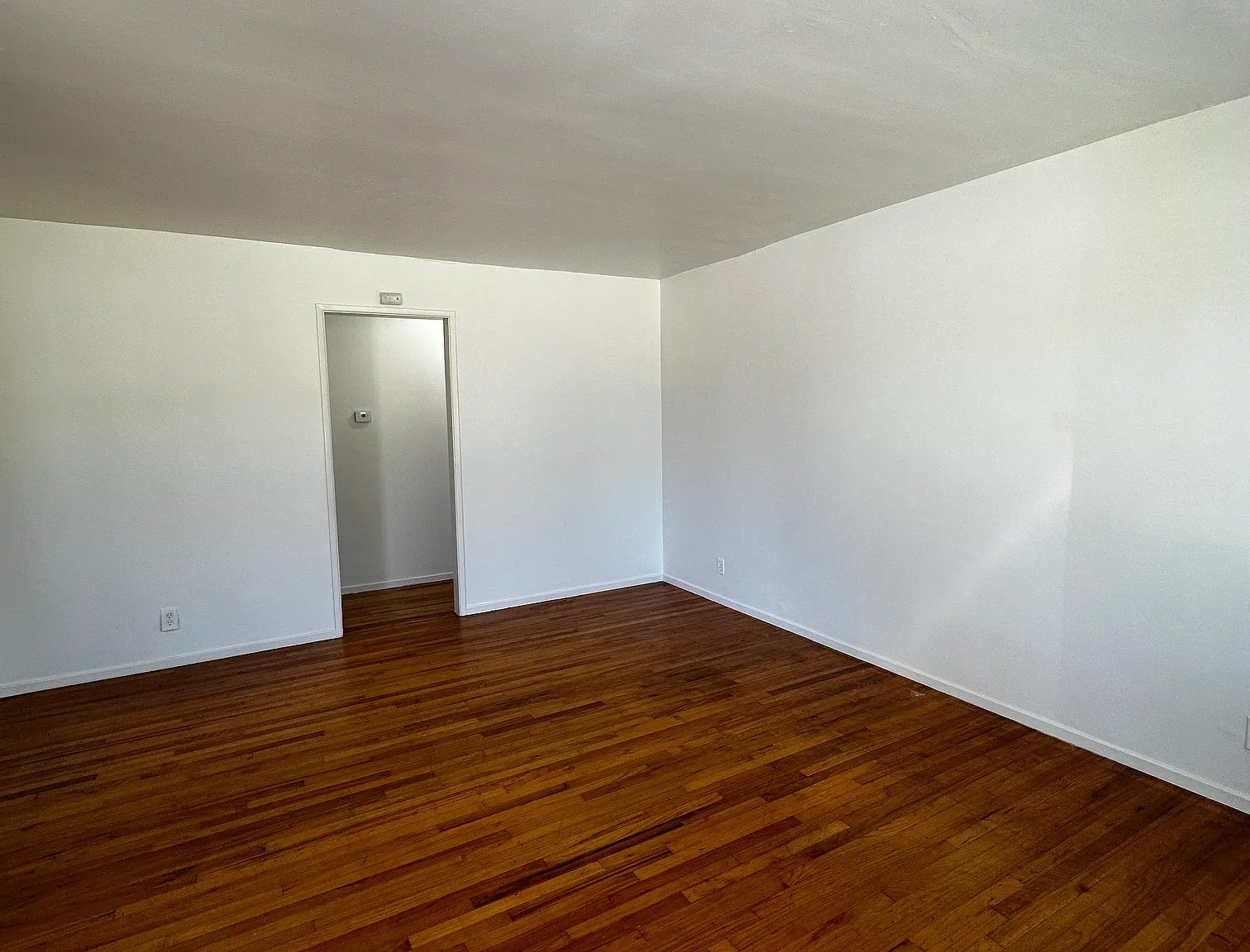 3 bed, 1.5 bath, 1157 sqft, $3,250 — Photo 3