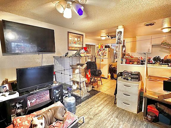 3rd image of 460 N Effie Street