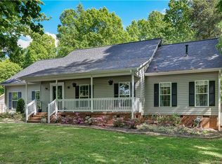 6913 Harvest Glen Dr, Greensboro, NC 27406
