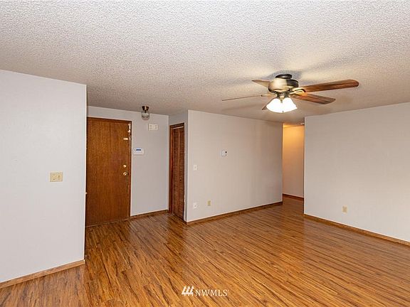 4th image of 15925 121st Avenue Ct E