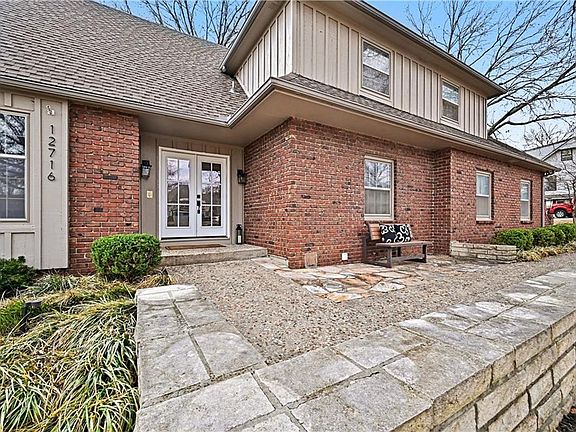 2nd image of 12716 Oakmont Dr